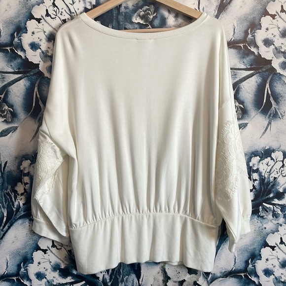 EXPRESS LACE TOP - Picture 3 of 12